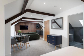 Luxury Modern Suite in Marazion with Parking
